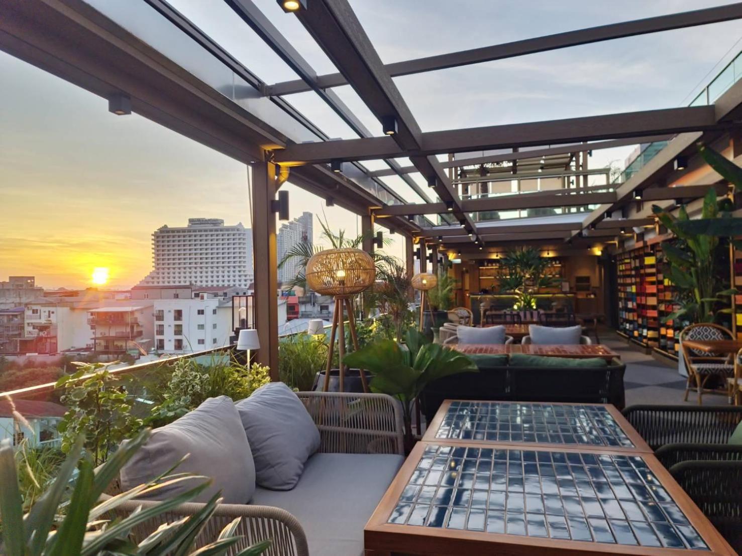 Hotel Tribe Pattaya Sha Certificated Exterior foto